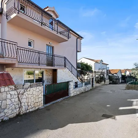 Lägenhet Gorgeous In Grebaštica