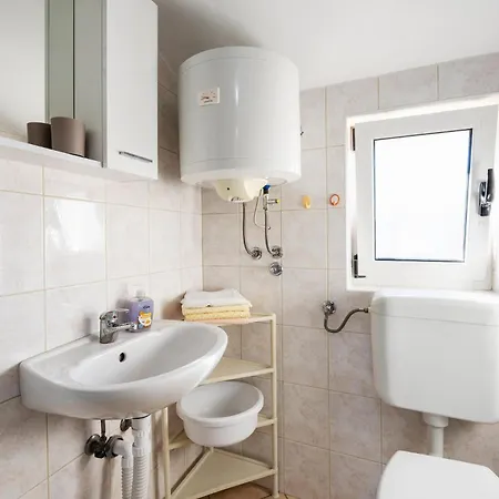 1 Bedroom In Daire *