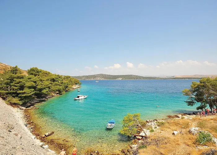 Apartment Gorgeous In Grebastica